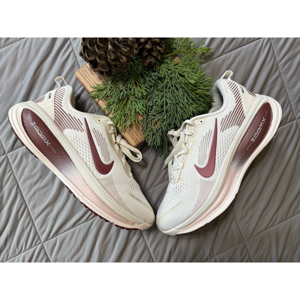 Nike ZoomX Twin Turbo Running Shoes in Cream and Burgundy